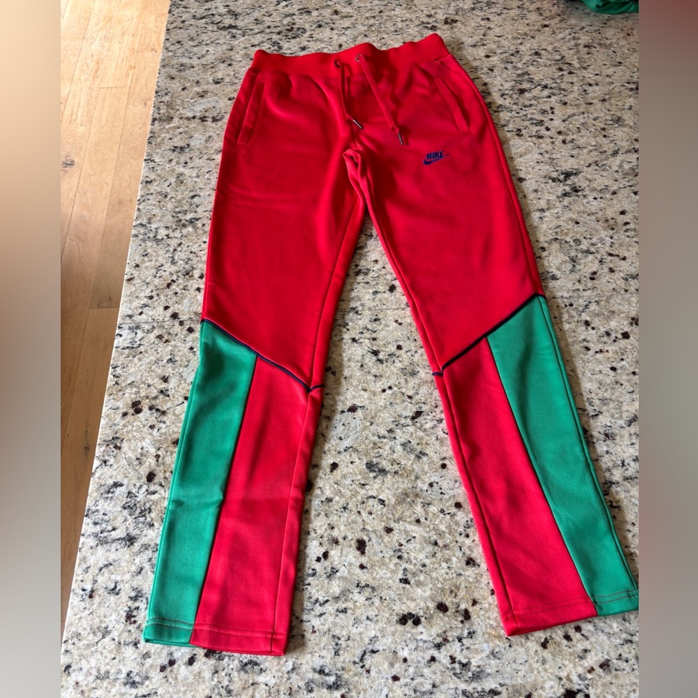 Retro Red and Green Zip-Up Hoodie Pants Track Suit - Picture 3 of 14